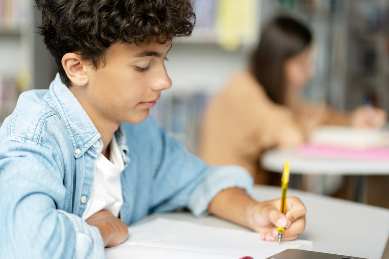 Image showcasing Tips for Maintaining Student Focus - TeachHUB